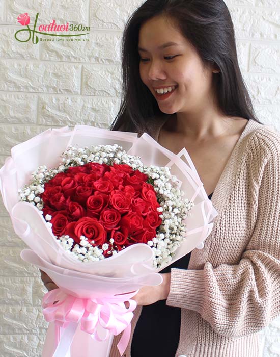 Beautiful bouquet of roses with a reasonable price